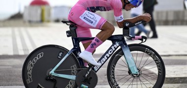 Afonso Eulálio išsaugo „Giro d’Italia“ lyderio marškinėlius po atkaklios kovos atskiro starto etape Afonso Eulálio išsaugo „Giro d’Italia“ lyderio marškinėlius po atkaklios kovos atskiro starto etape