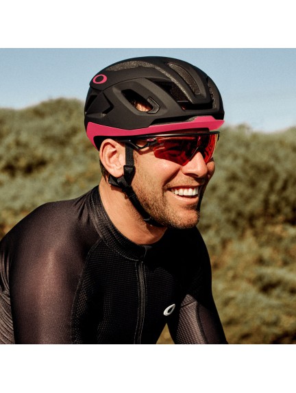 OAKLEY ARO5 RACE MIPS dviratininko šalmas